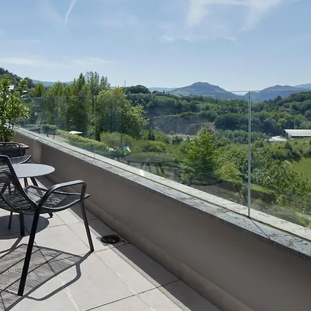 Ξενοδοχείο με διαμερίσματα Feelfree Basoa 4*