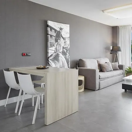 Ξενοδοχείο με διαμερίσματα Feelfree Basoa 4*