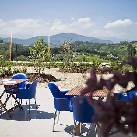 Ξενοδοχείο με διαμερίσματα Feelfree Basoa