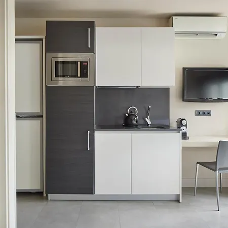 Irenaz Aparthotel 2*