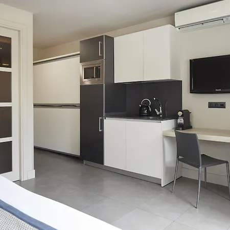 Irenaz Aparthotel 2*