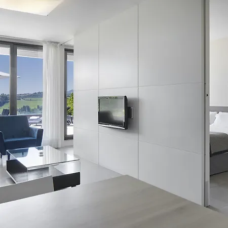 Feelfree Basoa Apartahotel