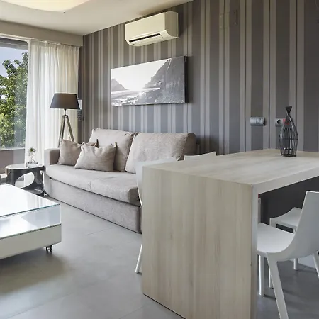 Apartahotel Feelfree Basoa 4*