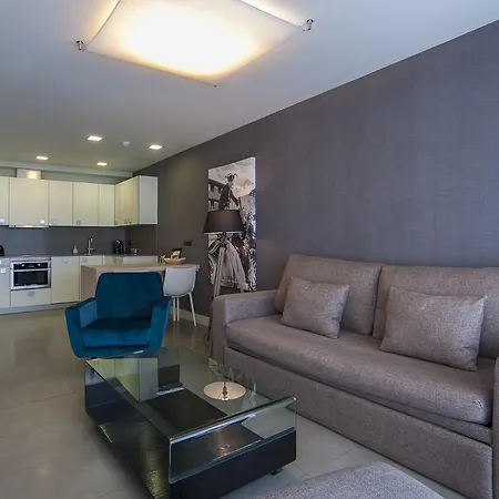 Irenaz Aparthotel