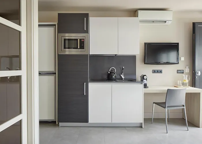 Feelfree Basoa Hotel apartamentowy 4*