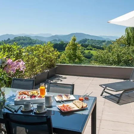 アパートホテル Feelfree Basoa